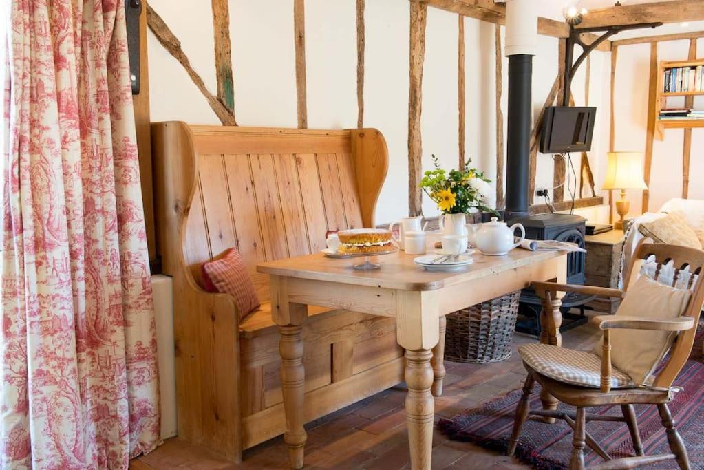 Bromans Barn A Beautiful Cottage By The Sea And Cudmore Nature Reserve Уест Мърси Екстериор снимка